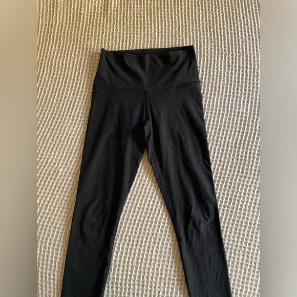 Aritzia grey leggings - Picture 6 of 9
